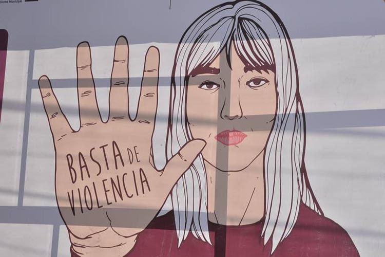 Violencia contra mujeres no cesa en México durante la pandemia, dice el Gobierno