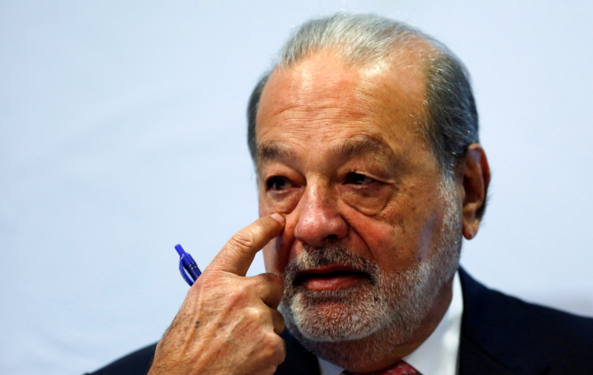 Que operadores entreguen dispositivos y gobiernos paguen renta mensual de internet, propone Carlos Slim