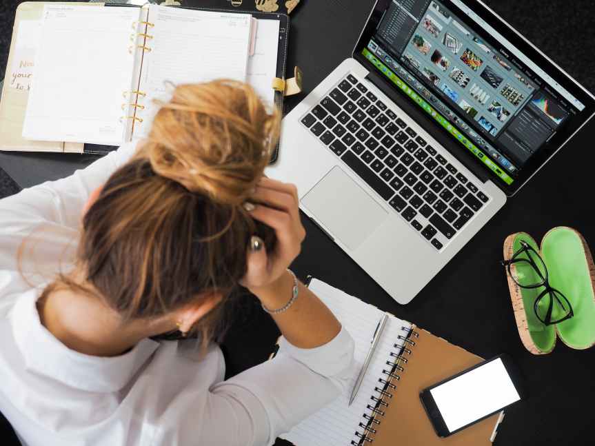 PERSPECTIVAS_ «El trabajo desde casa es cada vez más lamentable —las empresas utilizan la realidad virtual para imponer a sus empleados remotos los peores aspectos de la oficina»