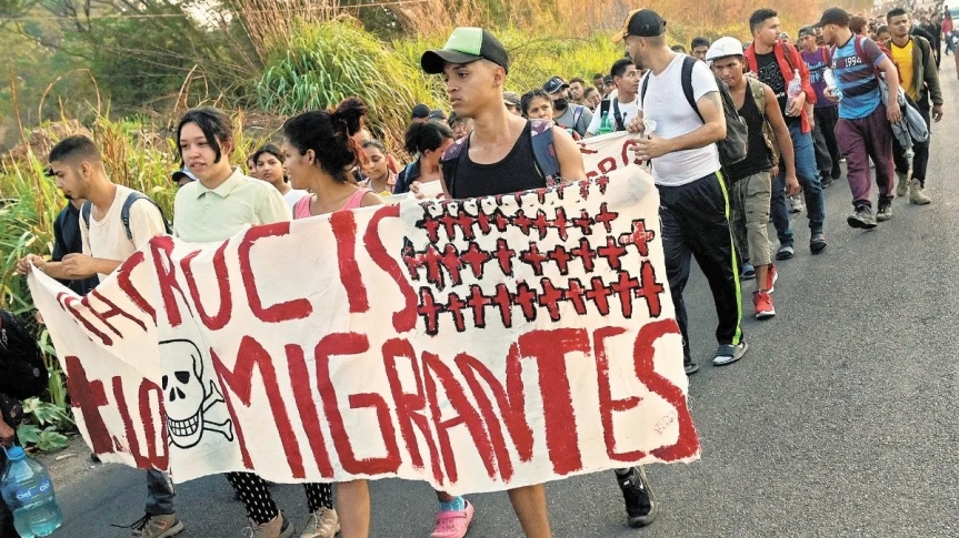 Migrantes saturan fronteras ante fin del Título 42